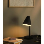 Czarna lampa stołowa Wilmer port USB-C 2512305003 Nordlux