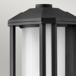 Średnia latarnia naścienna Castelle – 1 źródło światła – Czarna QN-CASTELLE-M-BLK Elstead Lighting
