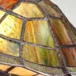 Lampka dekoracyjna w kształcie żółwia błotnego Tiffany – 1 źródło światła QZ-SAWBACK-TL Elstead Lighting