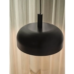 Sandro – czarna lampa wisząca z szerokim, kopułowym kloszem 2612003003 Nordlux