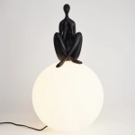 Lampa stołowa WOMAN-3 ,47 cm -czarna figura,biały klosz - zdjęcie produktu