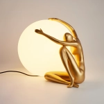 Lampa stołowa WOMAN-1 ,47 cm -złota figura, biały klosz - zdjęcie produktu