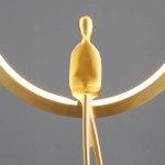 Lampa wisząca AMICI 27 cm - LED, mosiądz, złoty ring z dekoracyjną figurką - zdjęcie produktu