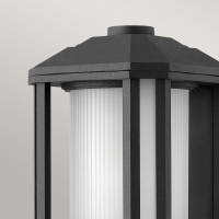 Mała latarnia naścienna Castelle – 1 źródło światła – Czarna QN-CASTELLE-S-BLK Elstead Lighting