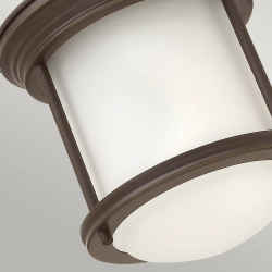 Plafon Hadrian – 1 źródło światła – Szkło opalowe – Olejowany brąz QN-HADRIAN-MINI-F-OZ-OPAL Elstead Lighting