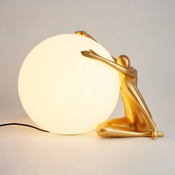 Lampa stołowa WOMAN-1 ,47 cm -złota figura, biały klosz - zdjęcie produktu