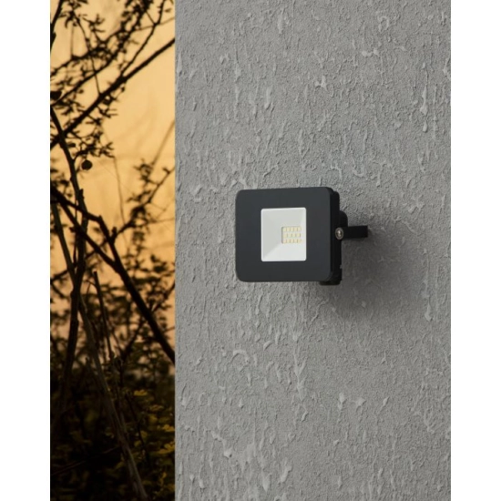 FAEDO 3 kinkiet zewnętrzny LED 10W 5000K naświetlacz czarny 97455 EGLO