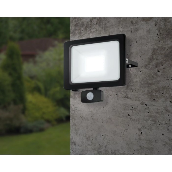 FAEDO 3 kinkiet zewnętrzny LED 102W 5000K naświetlacz z czujnikiem ruchu czarny