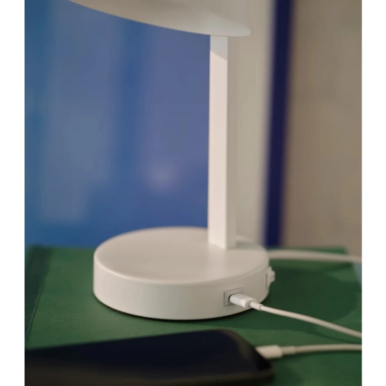 Biała lampa stołowa Wilmer port USB-C 2512305001 Nordlux