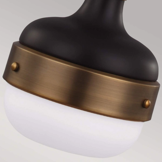 Mała lampa wisząca Cadence – 1 źródło światła -Ciemny antyczny mosiądz/ Matowa czerń FE-CADENCE-1P-MB Elstead Lighting