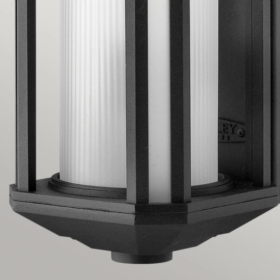 Średnia latarnia naścienna Castelle – 1 źródło światła – Czarna QN-CASTELLE-M-BLK Elstead Lighting