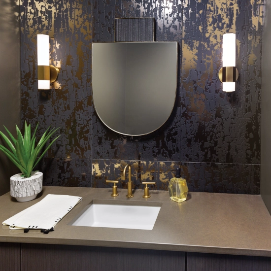Kinkiet LED Facet – Stary mosiądz QN-FACET-LED1-HB-BATH Elstead Lighting
