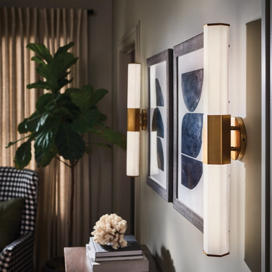 Kinkiet LED Facet – Stary mosiądz QN-FACET-LED2-HB-BATH Elstead Lighting