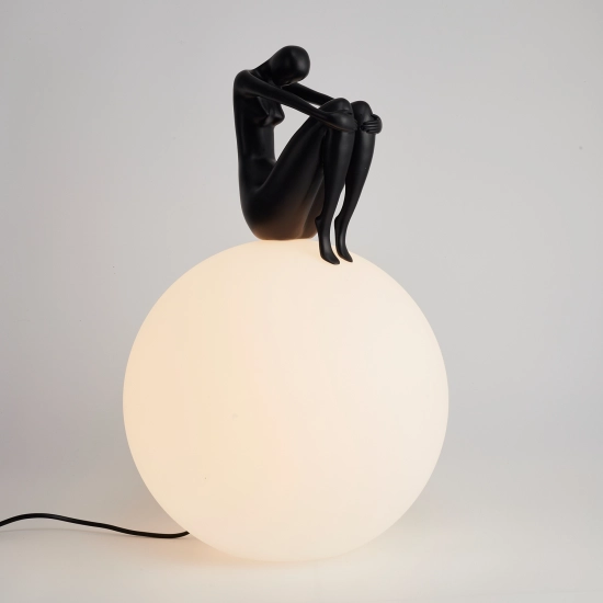 Lampa stołowa WOMAN-2 ,47 cm - czarna figura, biały klosz - zdjęcie produktu