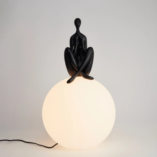 Lampa stołowa WOMAN-3 ,47 cm -czarna figura,biały klosz - zdjęcie produktu